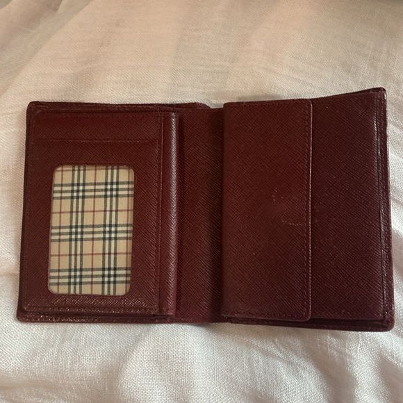 Burberry bifold leather wallet with some fabric plaid inside in GUC - Picture 4 of 14